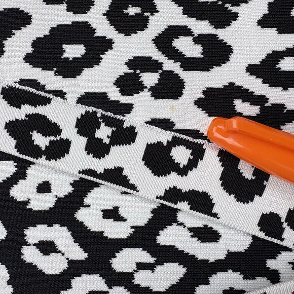 Theory Women Small Jacquard Leopard Print V-Neck Cardigan  Black White Stretchy - Picture 12 of 12